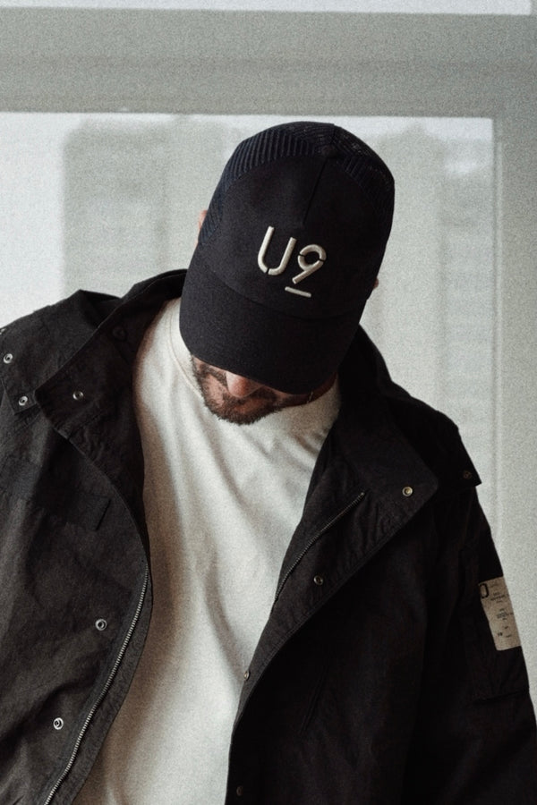 trucker cap. navy