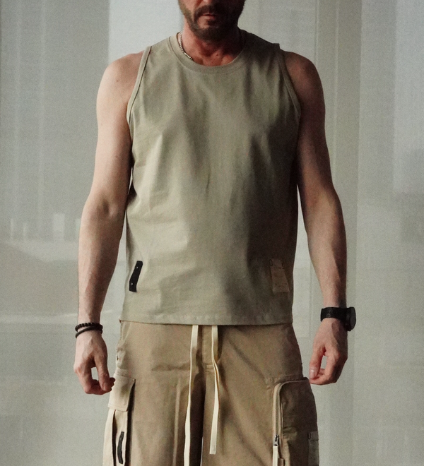 sleeveless vest tee. stone